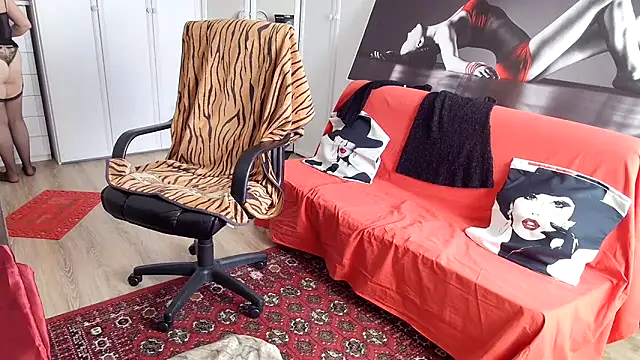 Chanel Noire online show from 02-27-26, 01:44