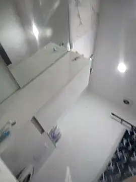 Snapshot of Kamilll94@xh chatting on 11-01-25, 06:24 Kamilll94xh online show from 11-01-25, 06:24