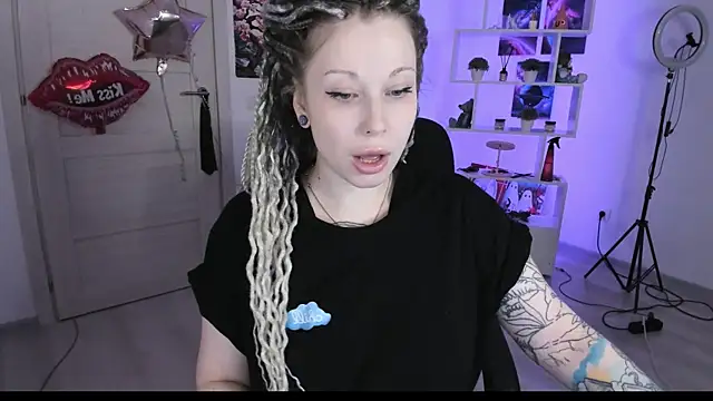 Snapshot of HoneySallyMoore chatting on 10-04-25, 03:46 HoneySallyMoore online show from 10-04-25, 03:46