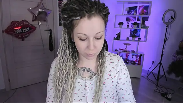 HoneySallyMoore online show from 11-05-25, 02:25