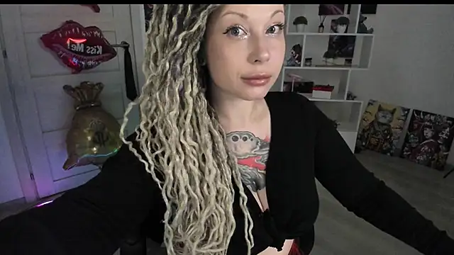 Snapshot of HoneySallyMoore chatting on 06-13-26, 07:34 HoneySallyMoore online show from 06-13-26, 07:34