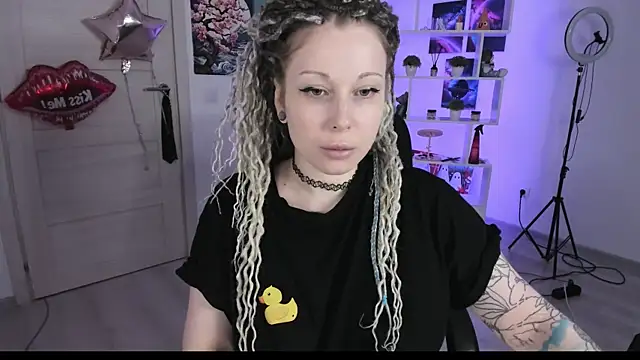 Snapshot of HoneySallyMoore chatting on 10-02-25, 03:26 HoneySallyMoore online show from 10-02-25, 03:26