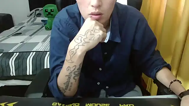 Snapshot of duo_peludoo chatting on 05-30-26, 05:07 duo peludoo online show from 05-30-26, 05:07