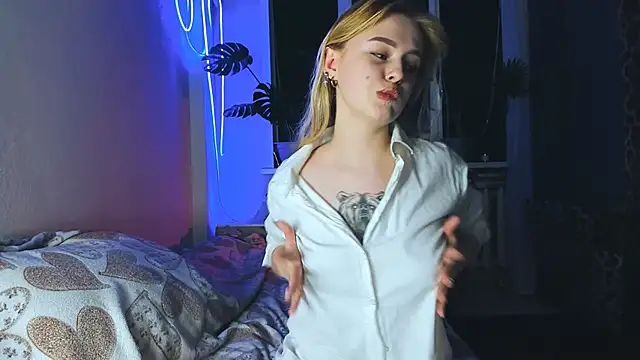 Snapshot of Alexa_Pirs chatting on 02-22-25, 08:42 Alexa Pirs online show from 02-22-25, 08:42