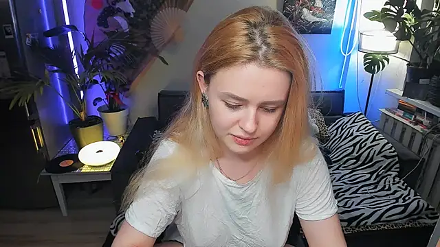 Snapshot of Alexa_Pirs chatting on 12-04-25, 09:14 Alexa Pirs online show from 12-04-25, 09:14