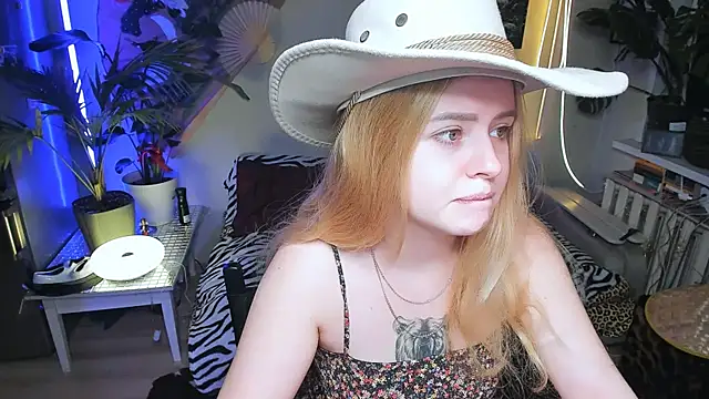 Snapshot of Alexa_Pirs chatting on 12-02-25, 02:41 Alexa Pirs online show from 12-02-25, 02:41