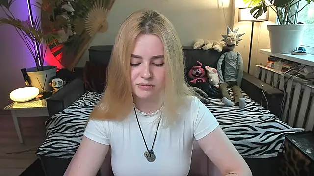 Snapshot of Alexa_Pirs chatting on 06-18-26, 11:04 Alexa Pirs online show from 06-18-26, 11:04