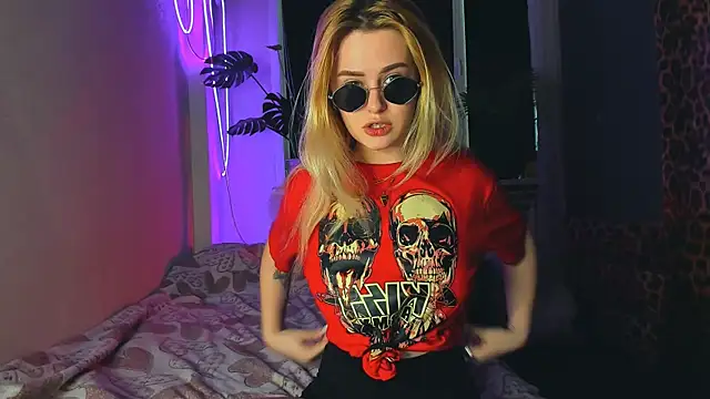 Snapshot of Alexa_Pirs chatting on 03-22-25, 02:36 Alexa Pirs online show from 03-22-25, 02:36