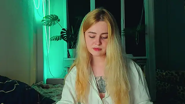 Snapshot of Alexa_Pirs chatting on 03-05-25, 12:59 Alexa Pirs online show from 03-05-25, 12:59