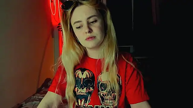 Snapshot of Alexa_Pirs chatting on 03-13-25, 11:38 Alexa Pirs online show from 03-13-25, 11:38