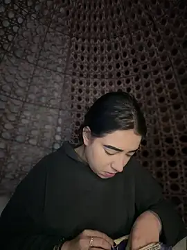 Scarlett-LS online show from 10-24-25, 04:11