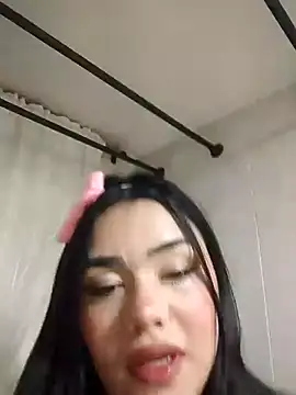 Snapshot of nikki_grey chatting on 11-01-25, 11:20 nikki grey online show from 11-01-25, 11:20