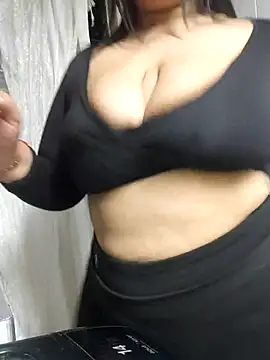 Snapshot of nikki_grey chatting on 10-13-25, 04:58 nikki grey online show from 10-13-25, 04:58