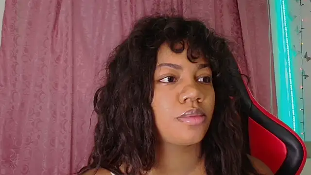 Daphnewalker   online show from 12-16-25, 11:58