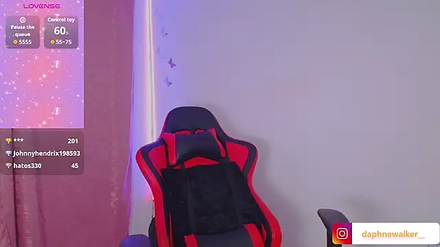 Snapshot of Daphnewalker__ chatting on 09-15-25, 06:58 Daphnewalker   online show from 09-15-25, 06:58