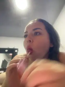 Snapshot of francy20 chatting on 10-27-25, 12:00 francy20 online show from 10-27-25, 12:00