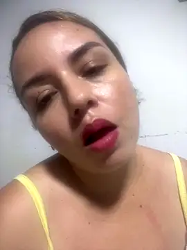 Snapshot of francy20 chatting on 10-15-25, 04:22 francy20 online show from 10-15-25, 04:22