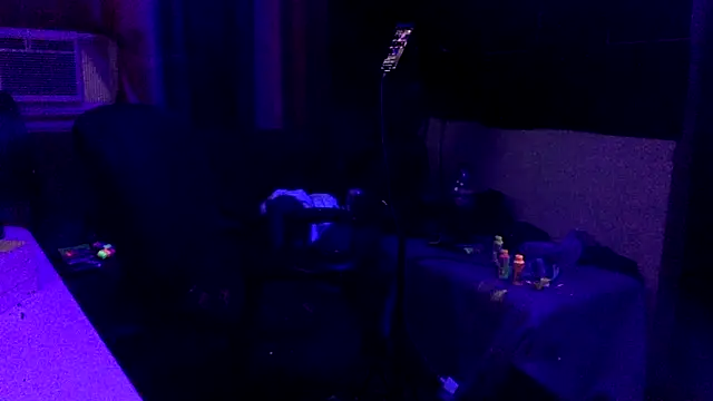 Snapshot of cheffboyrg chatting on 10-12-25, 04:25 cheffboyrg online show from 10-12-25, 04:25