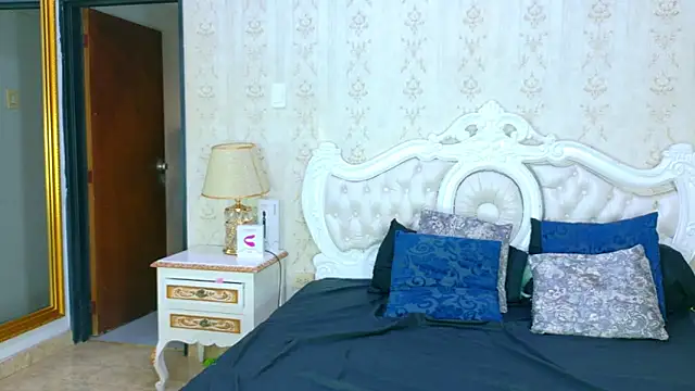 TianahGlow online show from 10-31-25, 09:00