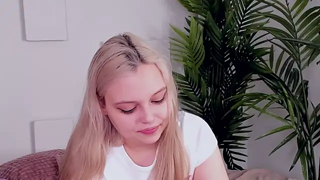 CLAIRE VOGT online show from 03-05-25, 05:08