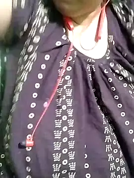 Snapshot of Lizza_boudi chatting on 02-26-25, 01:46 Lizza boudi online show from 02-26-25, 01:46