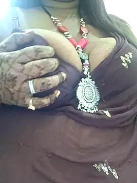 Snapshot of SX-JUHI chatting on 10-13-25, 12:51 SX-JUHI online show from 10-13-25, 12:51
