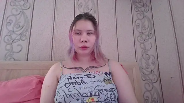 Snapshot of Little_kitsune1707 chatting on 10-02-25, 07:23 Little kitsune1707 online show from 10-02-25, 07:23