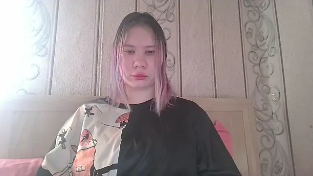 Snapshot of Little_kitsune1707 chatting on 09-30-25, 04:29 Little kitsune1707 online show from 09-30-25, 04:29