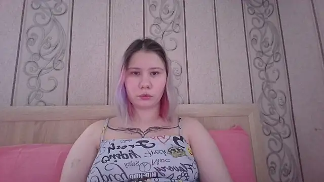 Snapshot of Little_kitsune1707 chatting on 10-01-25, 08:52 Little kitsune1707 online show from 10-01-25, 08:52
