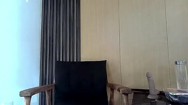 Snapshot of DivineRoza chatting on 07-11-26, 08:03 DivineRoza online show from 07-11-26, 08:03