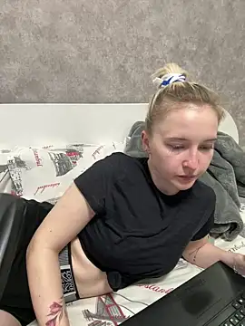 Leya Flores online show from 02-19-25, 12:33