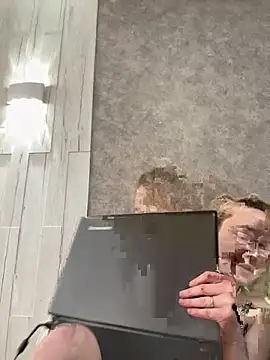 Leya Flores online show from 02-19-25, 09:28