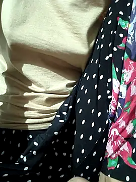 Snapshot of lovely----bhabhi chatting on 11-07-25, 12:37 lovely----bhabhi online show from 11-07-25, 12:37