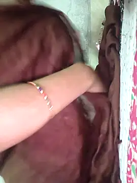 Snapshot of lovely----bhabhi chatting on 04-01-26, 06:27 lovely----bhabhi online show from 04-01-26, 06:27