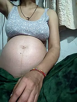 Snapshot of lovely----bhabhi chatting on 03-14-26, 11:22 lovely----bhabhi online show from 03-14-26, 11:22