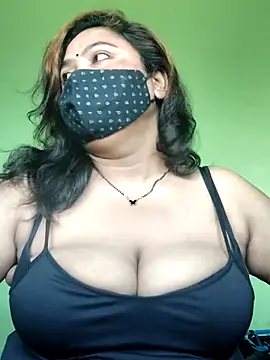 rani130 online show from 10-28-25, 01:17