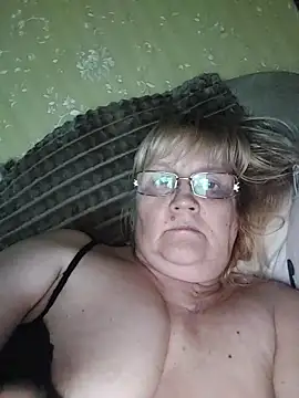 Snapshot of Violet5364 chatting on 06-18-26, 08:36 Violet5364 online show from 06-18-26, 08:36