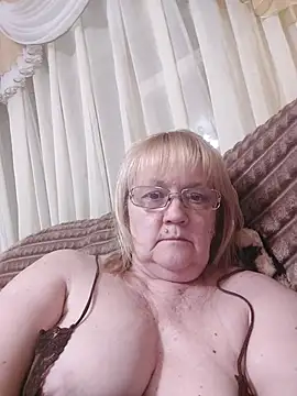 Snapshot of Violet5364 chatting on 06-06-26, 08:14 Violet5364 online show from 06-06-26, 08:14