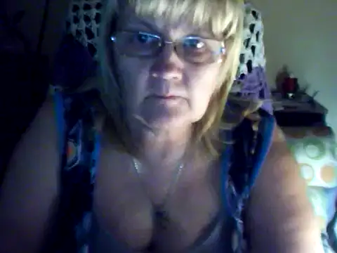 Snapshot of Violet5364 chatting on 03-15-25, 08:32 Violet5364 online show from 03-15-25, 08:32