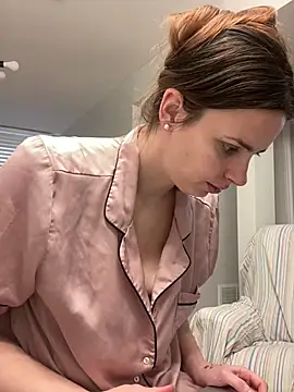 Snapshot of CecilGreen chatting on 02-19-25, 06:00 CecilGreen online show from 02-19-25, 06:00