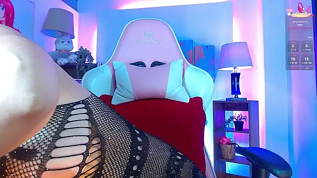 Snapshot of emily_jewell1 chatting on 10-07-25, 11:00 emily jewell1 online show from 10-07-25, 11:00