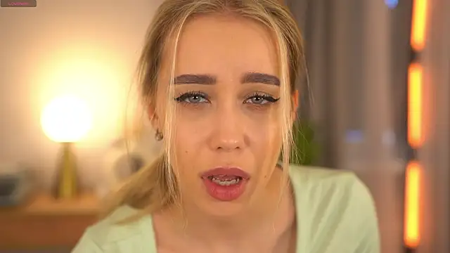  Spring Day  online show from 03-12-26, 08:07