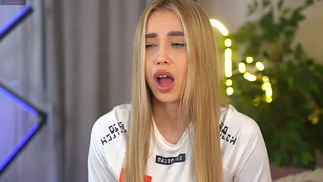  Spring Day  online show from 04-05-26, 08:21