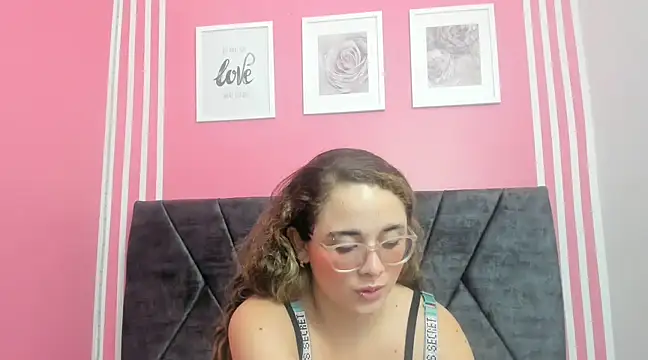 Amelia Royer online show from 03-18-25, 06:39