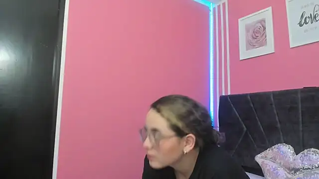 Amelia Royer online show from 03-14-25, 06:50