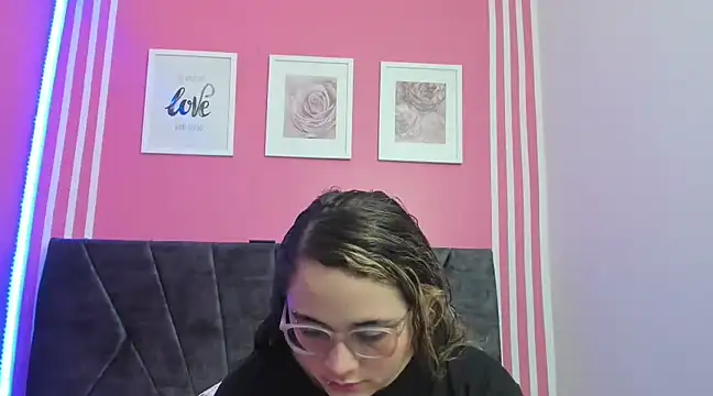 Amelia Royer online show from 03-21-25, 12:28