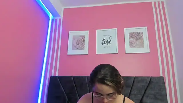 Amelia Royer online show from 03-13-25, 03:39