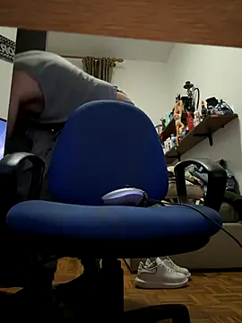 yaxxx03 online show from 12-19-25, 08:11