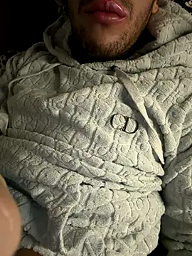 yaxxx03 online show from 11-10-25, 07:41