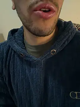 yaxxx03 online show from 10-20-25, 05:02